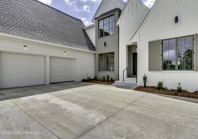 Photo 3 of Single family home for sale at 222 Welchshire Dr, Madison, MS 39110 | MLS# 4150570 | Listing updated on 2026-06-26