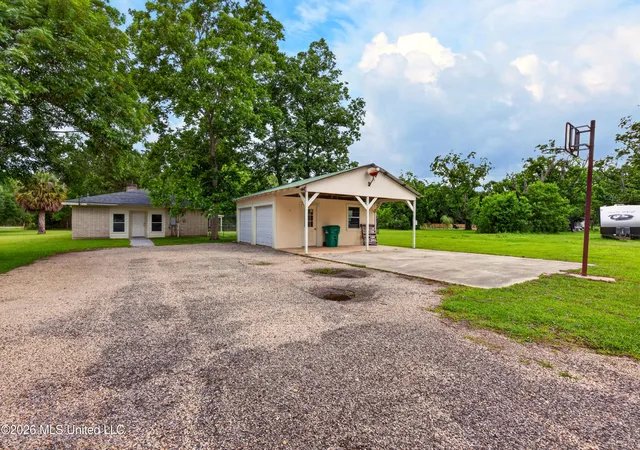 Homes for sale in Bay Saint Louis, MS | 8374 Lakeshore Rd, Bay Saint Louis, MS 39520 | MLS# 4150648