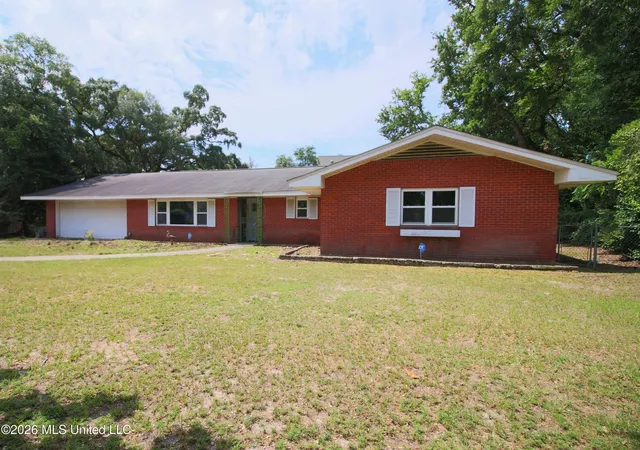 Photo 1 of Single family home for sale at 325 Oakridge Cir, Biloxi, MS 39531 | MLS# 4153571 | Listing updated on 2026-07-29