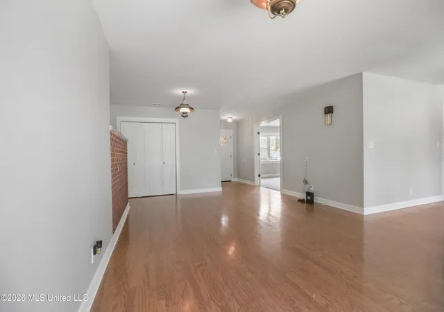 Photo 3 of Single family home for sale at 325 Oakridge Cir, Biloxi, MS 39531 | MLS# 4153571 | Listing updated on 2026-07-29