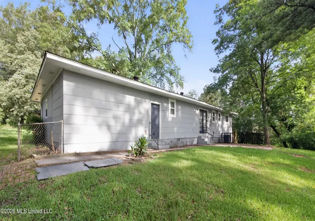 Homes for sale in Jackson, MS | 2738 Woodside Dr, Jackson, MS 39204 | MLS# 4151661
