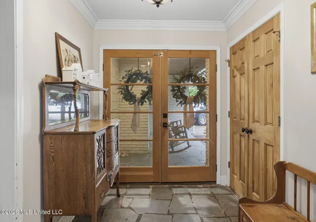 3rd image of 2246 Greenbriar Dr, Jackson, MS 39211 | MLS# 4150659