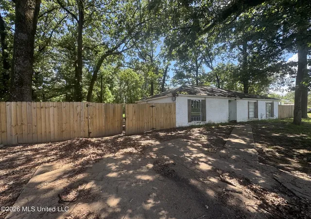 Homes for sale in Jackson, MS | 721 Mccluer Rd, Jackson, MS 39212 | MLS# 4150591