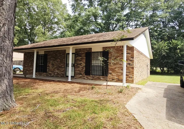 Photo 3 of Sale Pending at 2336 Princess Pine Dr, Jackson, MS 39212 | MLS# 4150625 | Listing updated on 2026-09-14