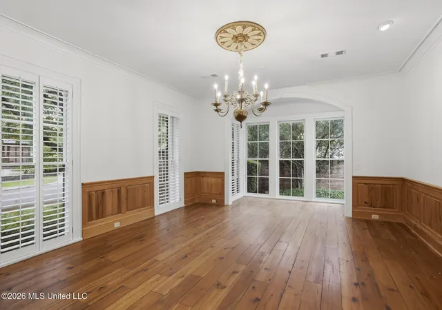 Photo 4 of Single family home for sale at 6 Pecan Holw Dr, Jackson, MS 39211 | MLS# 4150707 | Listing updated on 2026-09-11