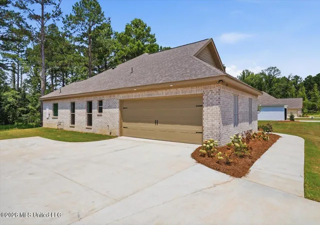 Photo 3 of Single family home for sale at 220 New Hvn Ln, Brandon, MS 39042 | MLS# 4150654 | Listing updated on 2026-09-21