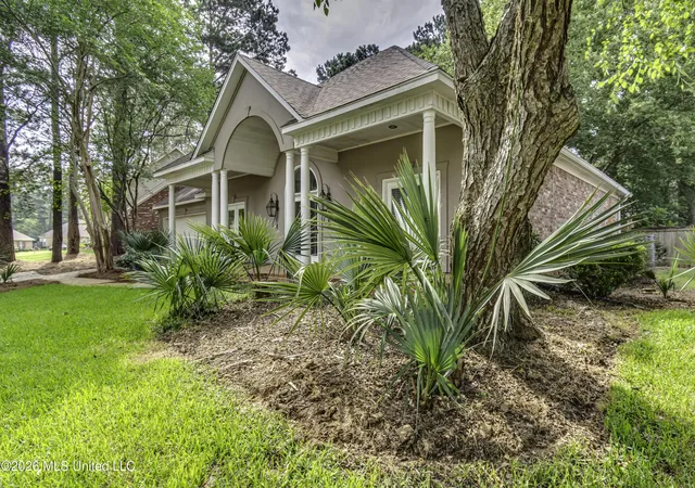 Photo 2 of Single family home for sale at 137 Whisper Lake Blvd, Madison, MS 39110 | MLS# 4151615 | Listing updated on 2026-09-29