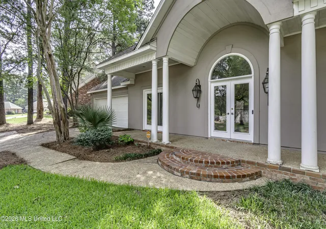 Photo 3 of Single family home for sale at 137 Whisper Lake Blvd, Madison, MS 39110 | MLS# 4151615 | Listing updated on 2026-09-29