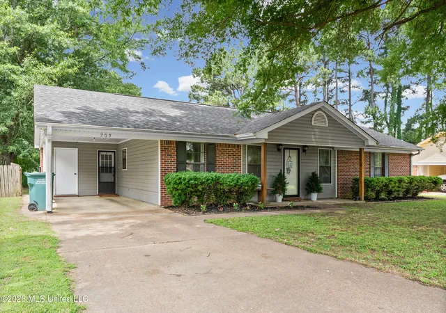 Photo 2 of Sale Pending at 203 Lanelle Cvs, Senatobia, MS 38668 | MLS# 4150769 | Listing updated on 2026-08-20