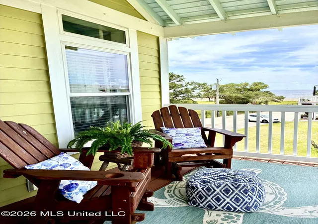 Homes for sale in Pass Christian, MS | 1515 E Beach Blvd, Pass Christian, MS 39571 | MLS# 4150837