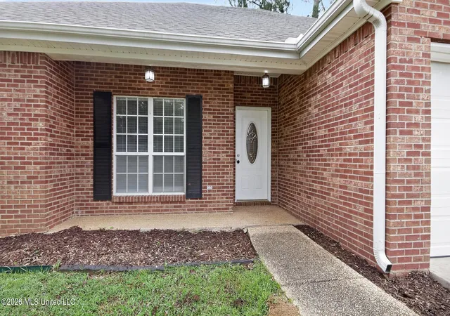 Homes for sale in Pearl, MS | 110 Live Oaks Blvd, Pearl, MS 39208 | MLS# 4151394