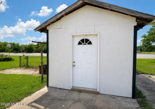 Photo 3 of Sale Pending at 8107 Alabama Ave, Gulfport, MS 39501 | MLS# 4150910 | Listing updated on 2026-07-31