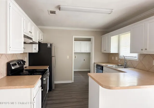 Photo 3 of Single family home for sale at 305 Alder Cvs, Pearl, MS 39208 | MLS# 4151194 | Listing updated on 2026-09-21