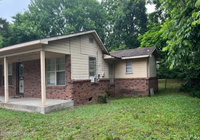 Homes for sale in Greenville, MS | 230 S Colorado St, Greenville, MS 38703 | MLS# 4151171