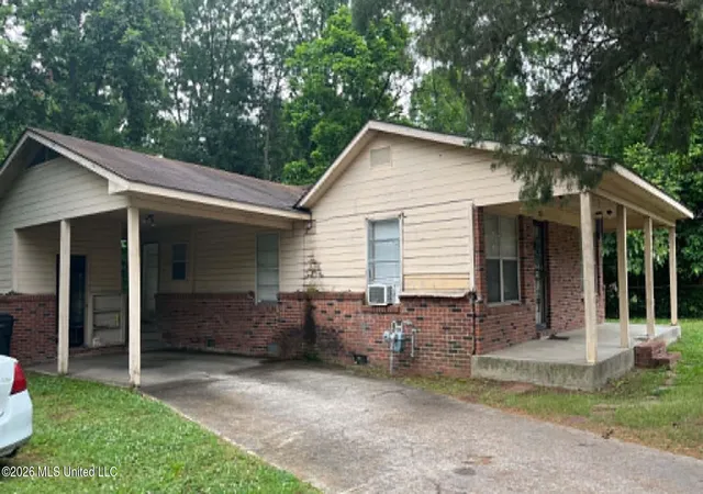 Homes for sale in Greenville, MS | 230 S Colorado St, Greenville, MS 38703 | MLS# 4151171