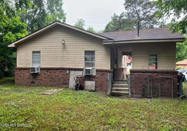 Homes for sale in Greenville, MS | 230 S Colorado St, Greenville, MS 38703 | MLS# 4151171