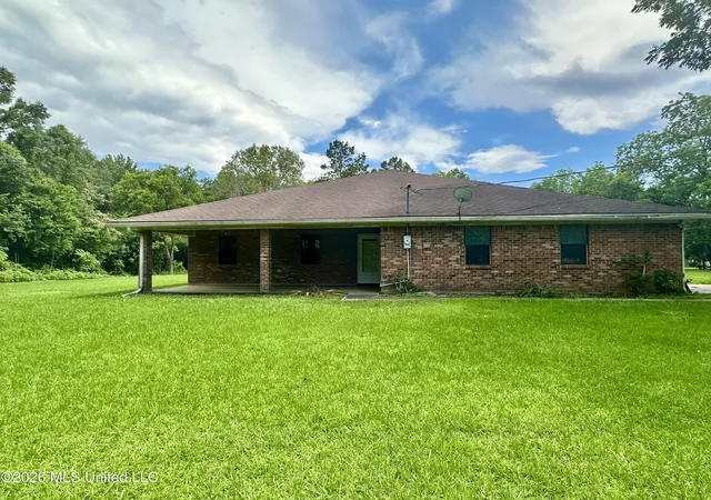 Homes for sale in Natchez, MS | 108 Broadmoor Dr, Natchez, MS 39120 | MLS# 4151180