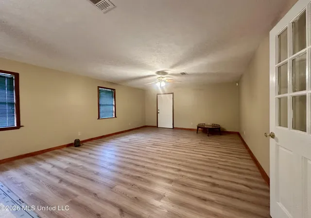 Homes for sale in Natchez, MS | 108 Broadmoor Dr, Natchez, MS 39120 | MLS# 4151180