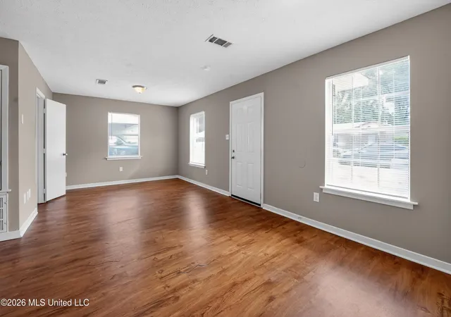 Photo 3 of Single family home for sale at 6643 Glen Ridge Dr, Jackson, MS 39213 | MLS# 4151651 | Listing updated on 2026-09-15