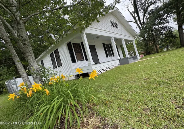 Homes for sale in Centreville, MS | 124 S Lafayette St, Centreville, MS 39631 | MLS# 4151269