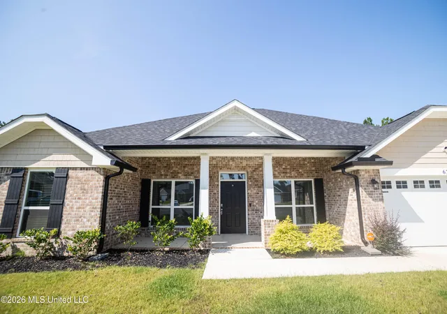 Photo 3 of Single family home for sale at 6285 Emerald Lk Dr, Biloxi, MS 39532 | MLS# 4151695 | Listing updated on 2026-09-10