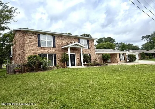 Photo 3 of Single family home for sale at 825 Warren St, Pascagoula, MS 39567 | MLS# 4151371 | Listing updated on 2026-08-28