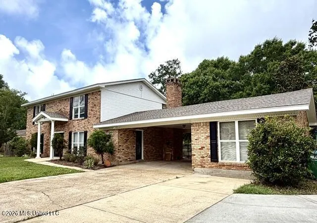 Photo 3 of Single family home for sale at 825 Warren St, Pascagoula, MS 39567 | MLS# 4151371 | Listing updated on 2026-09-27