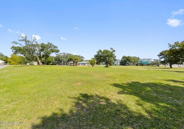 11th image of 1552 Beach Blvd, Biloxi, MS 39530 | MLS# 4151270