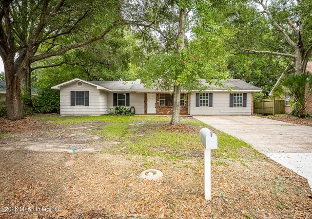 Homes for sale in Pascagoula, MS | 4014 Sherwood St, Pascagoula, MS 39581 | MLS# 4152263