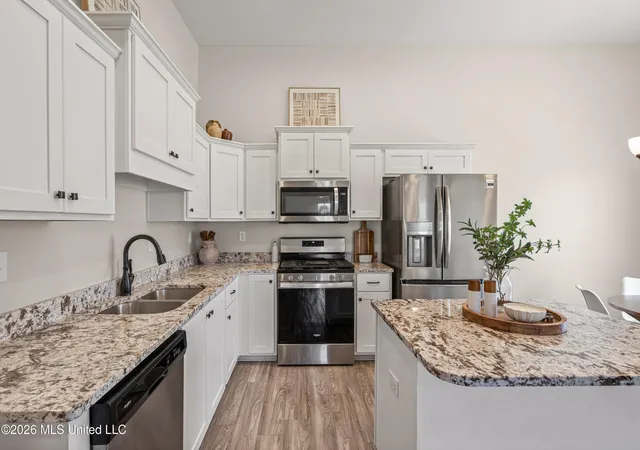 Photo 3 of Sale Pending at 2341 Kent Dr, Southaven, MS 38672 | MLS# 4151679 | Listing updated on 2026-07-07