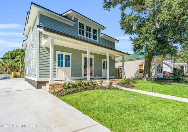 Photo 1 of Single family home for sale at 412 Main St, Bay Saint Louis, MS 39520 | MLS# 4153485 | Listing updated on 2026-08-06