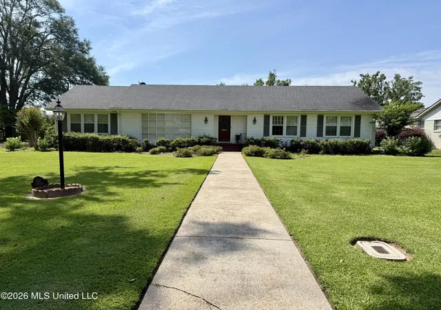 Homes for sale in Greenwood, MS | 506 E Harding Ave, Greenwood, MS 38930 | MLS# 4151512