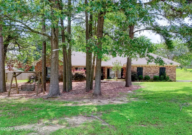 Homes for sale in Vicksburg, MS | 107 Manchester Dr, Vicksburg, MS 39183 | MLS# 4151359