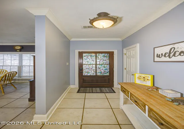 Photo 3 of Sale Pending at 107 Manchester Dr, Vicksburg, MS 39183 | MLS# 4151359 | Listing updated on 2026-09-09