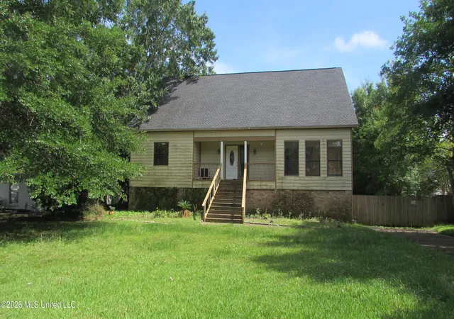 Photo 1 of Single family home for sale at 14 Greenbriar Dr, Gulfport, MS 39507 | MLS# 4151414 | Listing updated on 2026-07-06