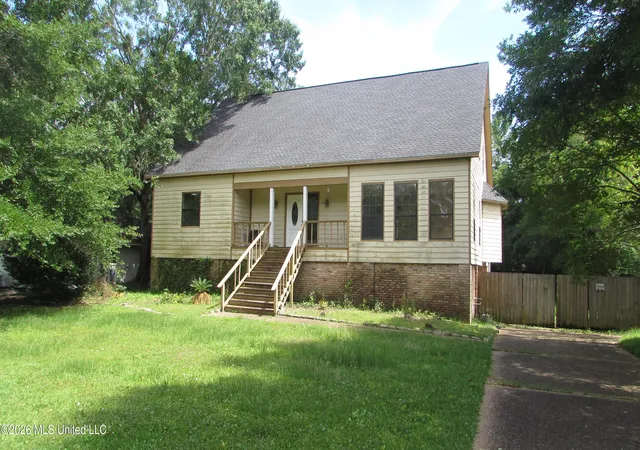 Photo 2 of Single family home for sale at 14 Greenbriar Dr, Gulfport, MS 39507 | MLS# 4151414 | Listing updated on 2026-07-06