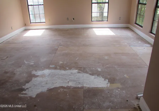 Photo 3 of Single family home for sale at 14 Greenbriar Dr, Gulfport, MS 39507 | MLS# 4151414 | Listing updated on 2026-07-06