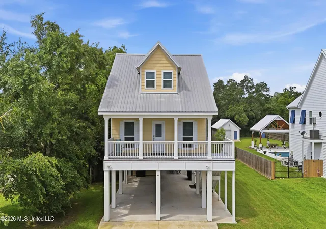 Homes for sale in Waveland, MS | 311 Waveland Ave, Waveland, MS 39576 | MLS# 4151779