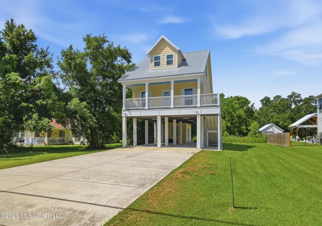 Homes for sale in Waveland, MS | 311 Waveland Ave, Waveland, MS 39576 | MLS# 4151779