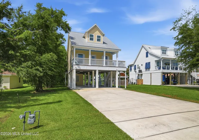 Homes for sale in Waveland, MS | 311 Waveland Ave, Waveland, MS 39576 | MLS# 4151779