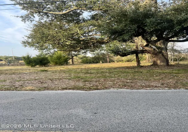2nd image of 203 Livingston Dr, Pass Christian, MS 39571 | MLS# 4154452