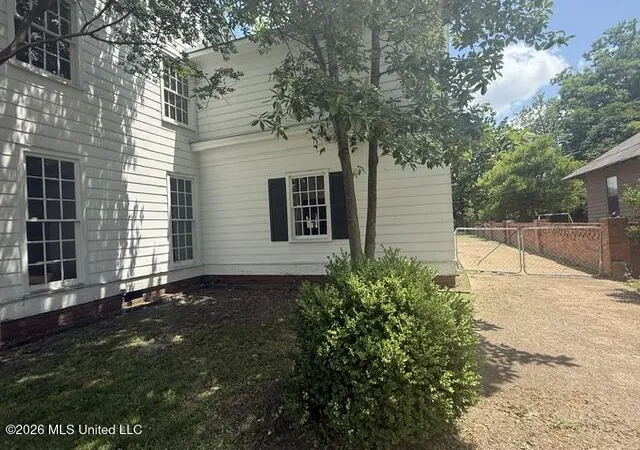 Homes for sale in Clarksdale, MS | 154 W 2Nd St, Clarksdale, MS 38614 | MLS# 4151427
