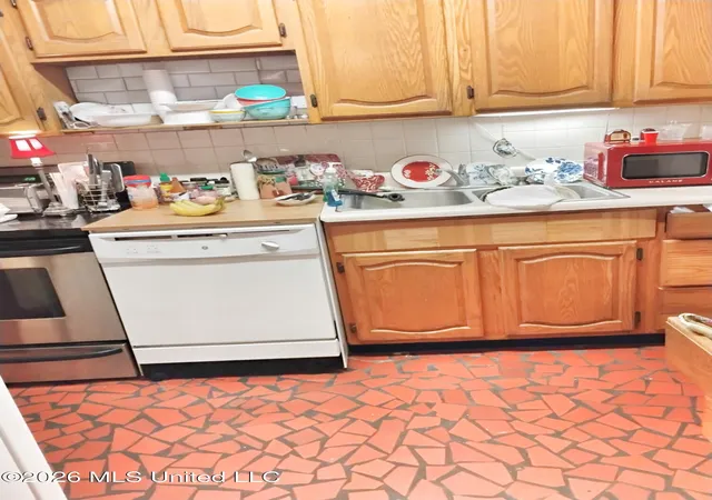 Photo 2 of Single family home for sale at 703 E Old Pass Rd, Long Beach, MS 39560 | MLS# 4151579 | Listing updated on 2026-09-01
