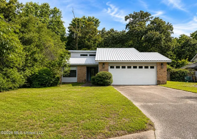 Photo 1 of Sale Pending at 3119 Breezy Hl Ln, Ocean Springs, MS 39564 | MLS# 4151464 | Listing updated on 2026-08-26