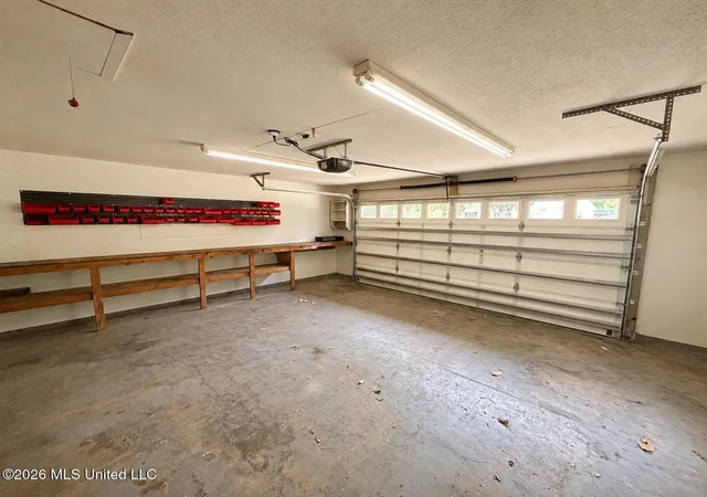 Photo 3 of Sale Pending at 3119 Breezy Hl Ln, Ocean Springs, MS 39564 | MLS# 4151464 | Listing updated on 2026-08-26