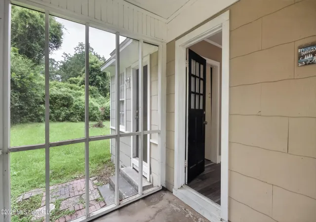 Photo 3 of Single family home for sale at 4894 Sheridan Dr, Jackson, MS 39206 | MLS# 4154005 | Listing updated on 2026-09-15