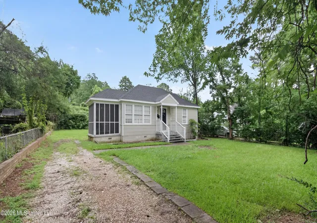 Photo 3 of Single family home for sale at 4894 Sheridan Dr, Jackson, MS 39206 | MLS# 4154005 | Listing updated on 2026-09-15