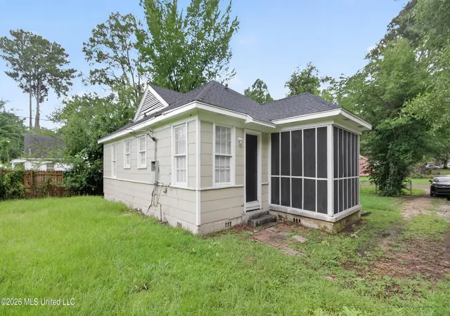 Photo 4 of Single family home for sale at 4894 Sheridan Dr, Jackson, MS 39206 | MLS# 4154005 | Listing updated on 2026-09-15
