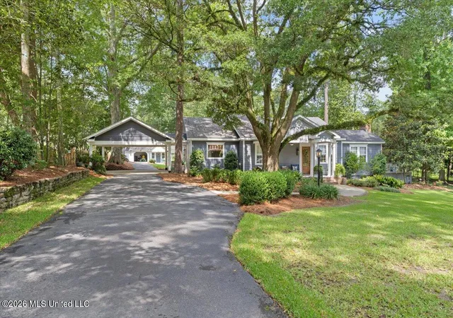 Homes for sale in Laurel, MS | 1548 N 7th Ave, Laurel, MS 39440 | MLS# 4151487