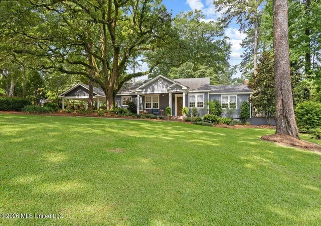 Homes for sale in Laurel, MS | 1548 N 7Th Ave, Laurel, MS 39440 | MLS# 4151487